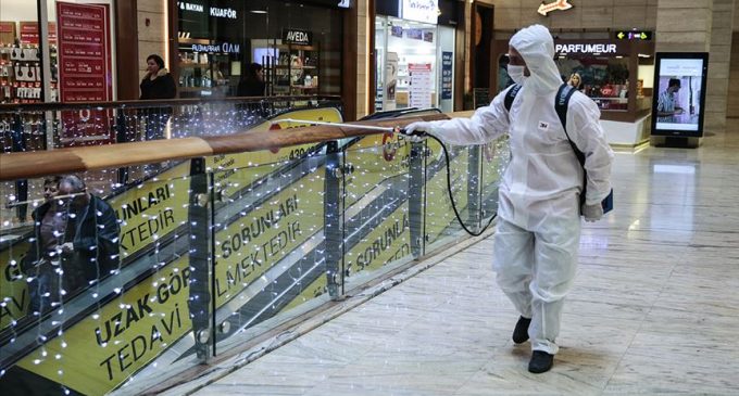 AVM’ler açılışa hazırlanıyor: Herkes maskeyle alınacak