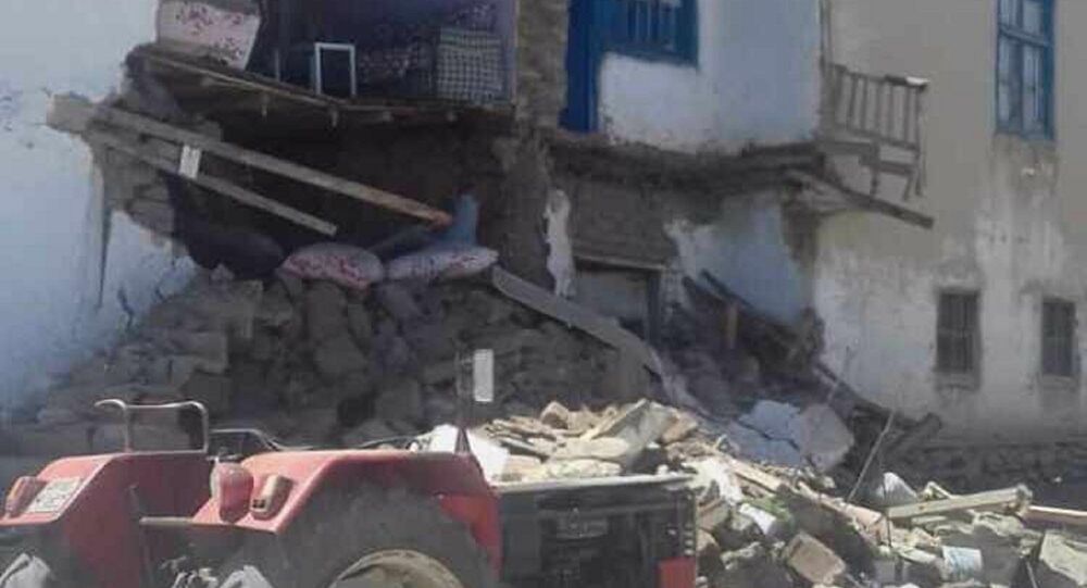 Van Özalp'te 5.4 büyüklüğünde deprem