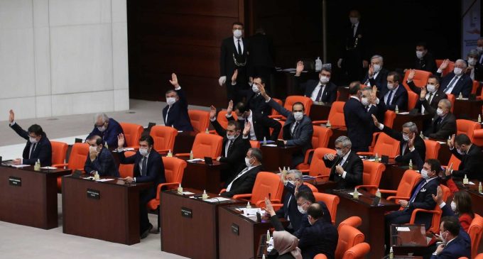 KYK kredi borçlarının düzenlenmesiyle ilgili teklifi AKP ve MHP reddetti