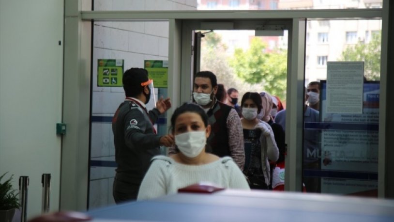 'Normalleşme'nin ilk faturası: AVM çalışanlarından vaka haberleri gelmeye başladı