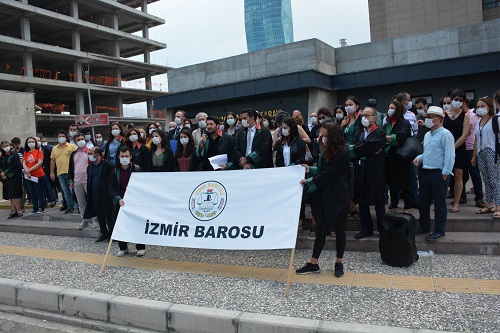 İzmir Barosu'ndan Ankara'ya destek: Teslim olmayacağız!