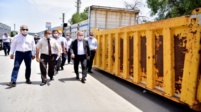Bornova’da hurda araç sorununa son: Bir neşter de 5. Sanayi Sitesi’ne