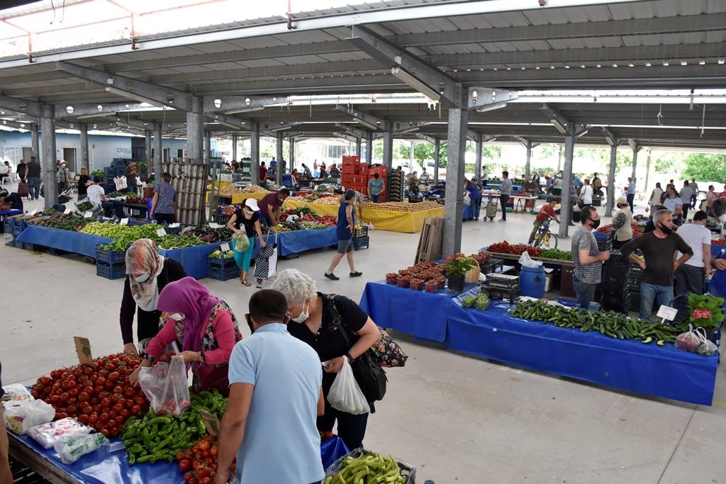 Dikili ikinci sebze ve meyve pazar yerine kavuştu