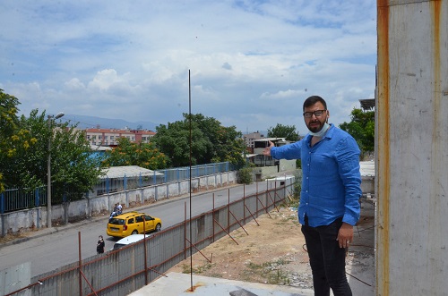 Büyükşehir'in inşaatı tehlike saçıyor iddialarına Muhtar'dan yanıt geldi: Provokenin kimseye faydası yok!