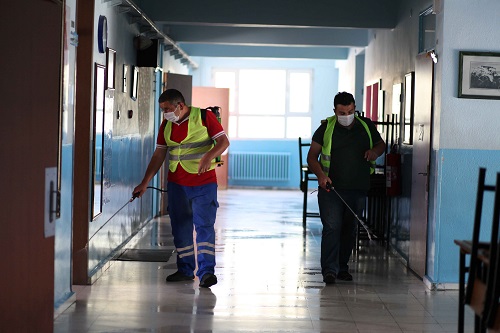 Bayraklı'da sınav öncesi okulların dezenfekte çalışması tamam!