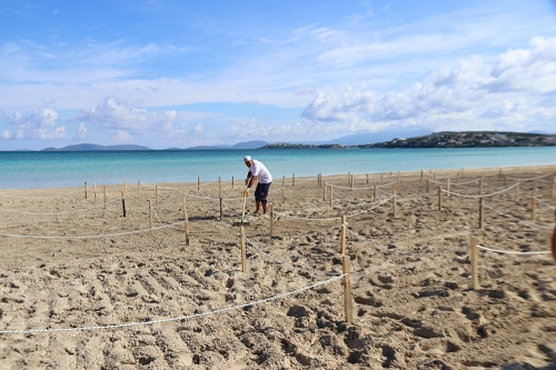 Çeşme'nin incisi Ilıca Plajı’nda “Sosyal Mesafe Locası”