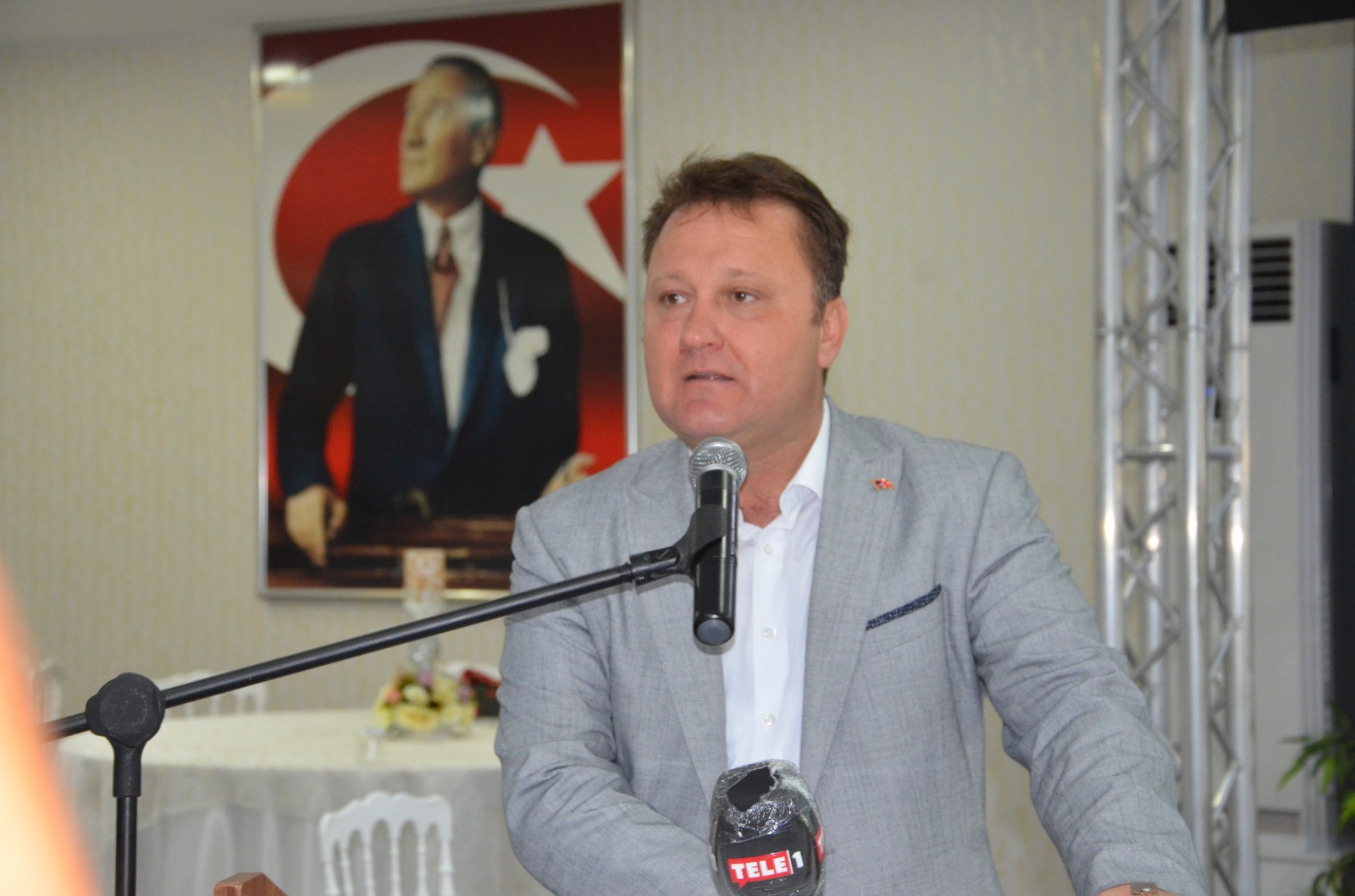 Başkan Aksoy'dan birinci yıl değerlendirmesi: Menemen'in üzerinden ölü toprağını attık!