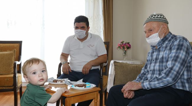 Başkan Kılıç'tan Buca'nın en yaşlı babasına sürpriz ziyaret