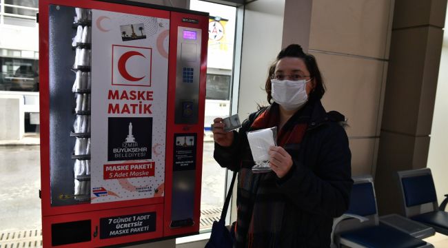 Büyükşehir'in pandemi başarısı: İzmirlilere 6 milyon ücretsiz maske dağıtıldı
