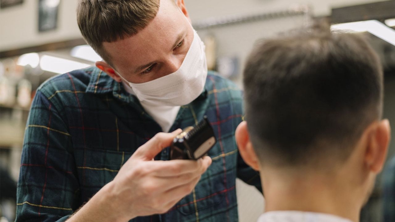 1 milyon işyeri için yeni dönem başlıyor! Berbere, terziye doktor şartı