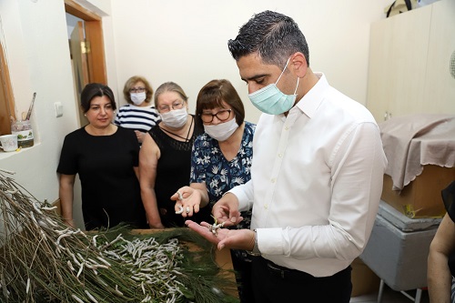 Menderes Belediyesi’nden kadın üreticilere destek