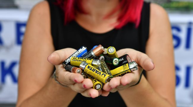 İzmir Büyükşehir Belediyesi Atık Pil Toplama Kampanyası başlattı