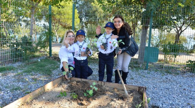 İzmir'de virüse karşı doğanın iyileştirici gücü: Terapi Bahçeleri