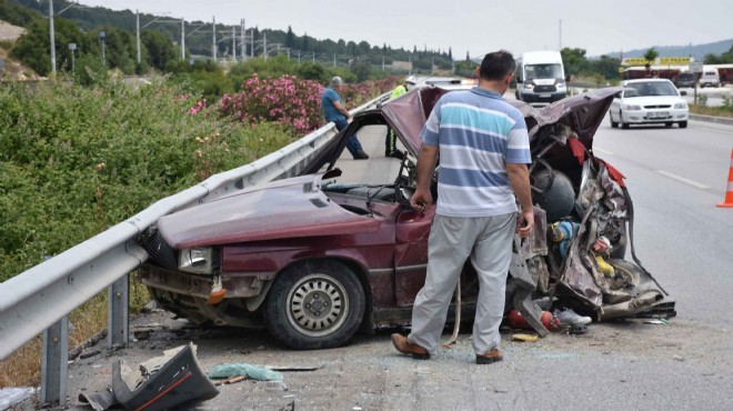 Manisa'da feci kaza: Bu araçtan sağ çıkabildiler!