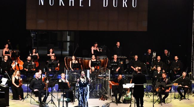 İzmir'de Nükhet Duru rüzgarı!