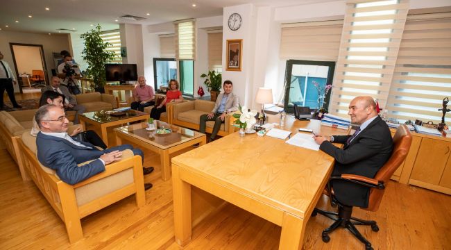Piraziz ve Gülyalı belediye başkanlarından Başkan Soyer'e önemli ziyaret