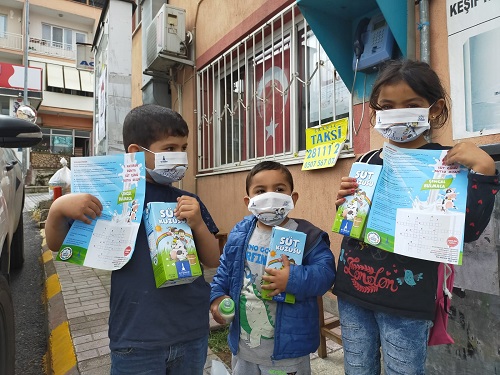 Büyükşehir'den süt kuzularına Dünya Süt Günü hediyesi