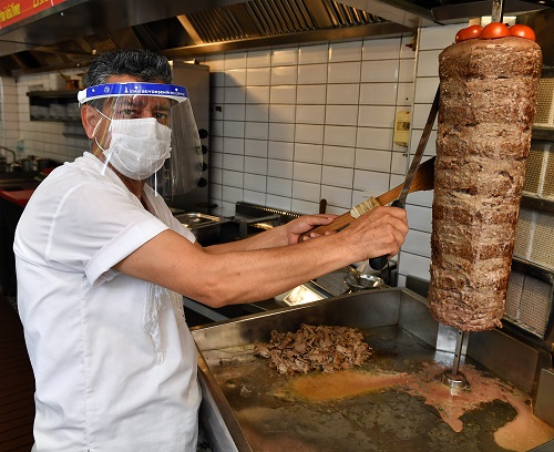Kemeraltı esnafı unutulmadı: Büyükşehir'den koruyucu ekipman desteği