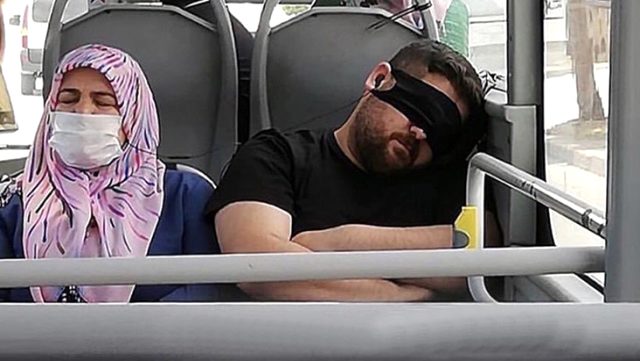 Bakan Koca maskeyi gözüne takan vatandaşı telefonla aradı