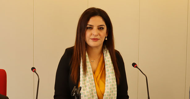 Denizli tarihinde bir ilk! Rakibini kongrede yendi, ilk kadın il başkanı oldu