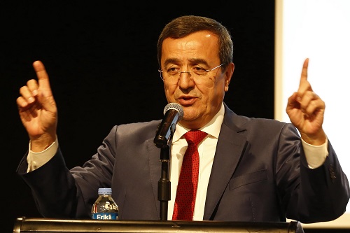 Başkan Batur borçları işaret etti: Belediyelerde bıçak kemiğe dayandı  