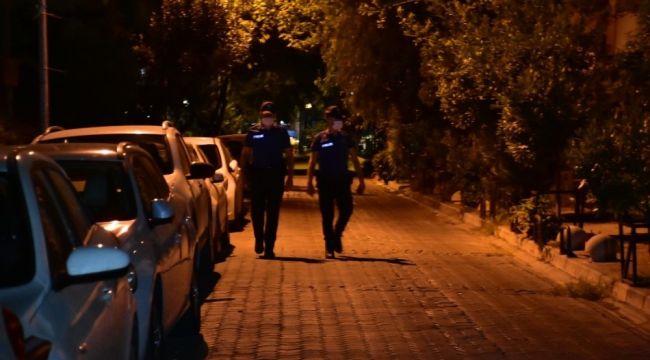 İzmir polisi fuhuşa geçit vermiyor