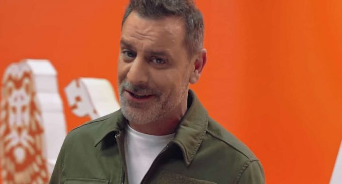 Ozan Güven’li reklam afişleri kaldırıldı