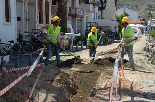 Foça'da içme suyu artık sağlıklı: 40 yıllık su hattı devre dışı!