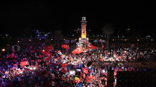 İzmir'in 15 Temmuz programı! Gece yarısı sela okunacak