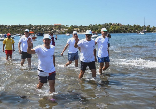 Dikili Çevre Etkinliği'nde kollar sıvandı, yüzlerce torba çöp toplandı!