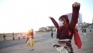 Arazi nöbetine zeybek gösterisiyle destek!