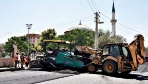 Bornova’da asfalt çalışmalarına hız verildi