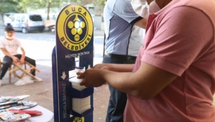 Buca pazarlarında el dezenfektanlı önlem