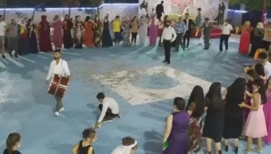 Bursa'da 'Oynamayan korona olsun' anonsu yapan piyanist ile düğün sahibine para cezası