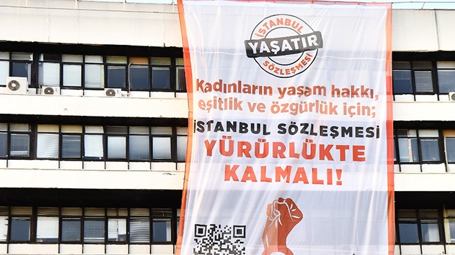 Büyükşehir'de dev pankart!