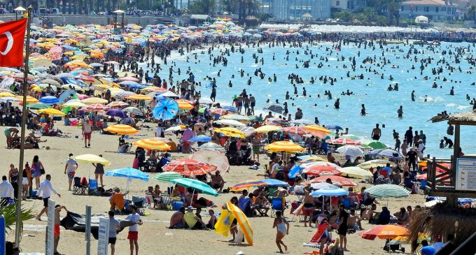 Emekler boşa mı gidiyor? Koronavirüs resmen sahillere akın etti