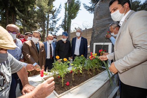 Gültepe'nin eski belediye başkanı Aydın Erten mezarı başında anıldı
