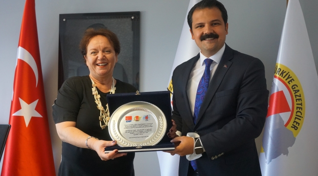 Başkan Gruşçu'dan kırılmaz kalem ziyareti