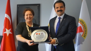 Başkan Gruşçu'dan kırılmaz kalem ziyareti 