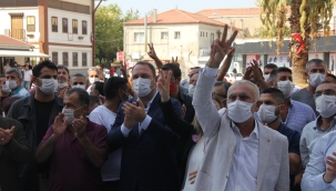 Çiğli'de TİS coşkusu: İzmir'de en yüksek zam oranı.. Gümrükçü'den Çiğli esnafına büyük müjde!