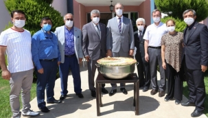 Güzelbahçe'de Aşure kazanı kaynadı!