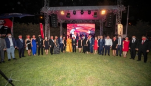 İzmir'de 9 Eylül resepsiyonu... Soyer: 9 Eylül bir halkın özgürlük hikayesidir