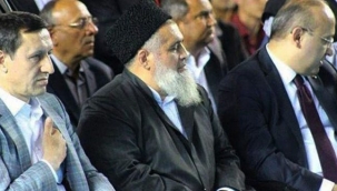 Sapık tarikat lideri devlet protokolünde de ağırlanmış!