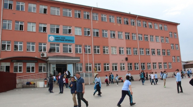 2 öğretmen ve 3 öğrenci koronavirüse yakalandı!