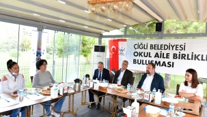 Başkan Gümrükçü okul aile birliği başkanlarıyla buluştu