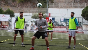 Bayraklı'da 'Ayak Tenisi Turnuvası' sonuçlandı