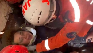 Buse 9 buçuk saatin ardından enkaz altından çıkarıldı