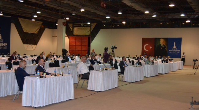 Büyükşehir'de 'usül' tartışması: Ak Parti'den eleştiri yağmuru!