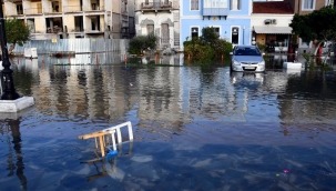 Depremin vurduğu Yunan adası Sisam'da son durum