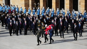 Devletin zirvesi Anıtkabir'de